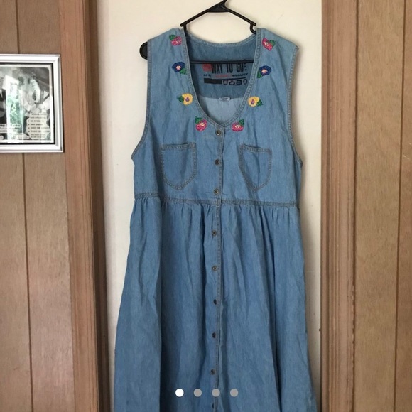 Dresses & Skirts - Jumper denim embroidered dress
